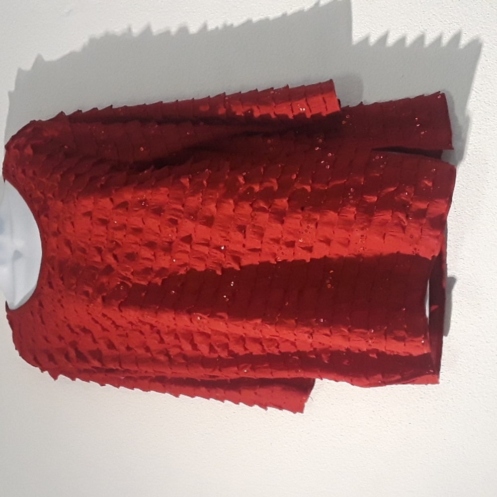 *C1 - VTG. SLINKY BRAND RED SEQUINNED TUNIC SZ. L MADE IN USA